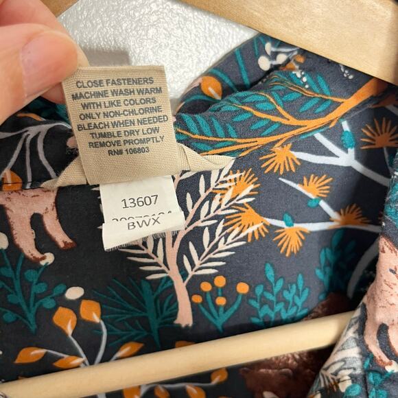 Duluth Trading Co Long Sleeve Button Up Shirt Womens XL Animal Floral Print - Picture 7 of 9